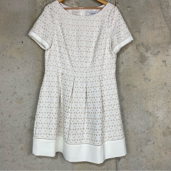 Jessica Howard Dresses & Skirts - J Howard white ivory beige lace overlay fit and flare short sleeve dress